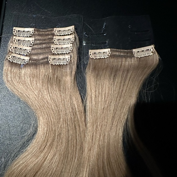 Clip in hair extensions - Picture 5 of 5